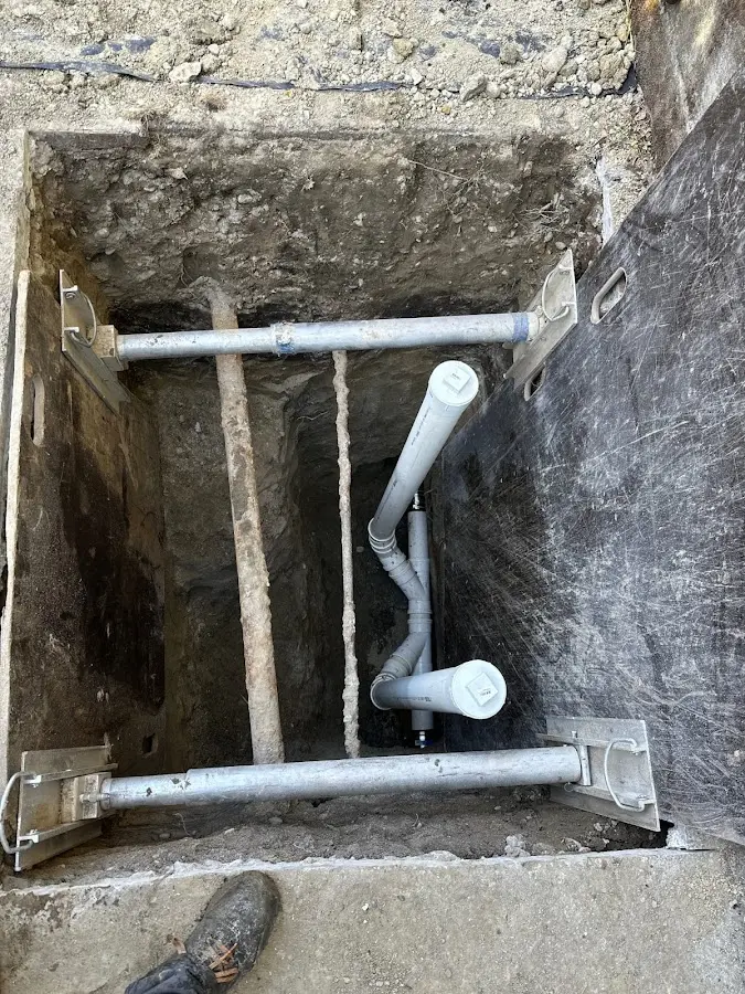Experienced plumber completing Drain Cleaning work in Tucson